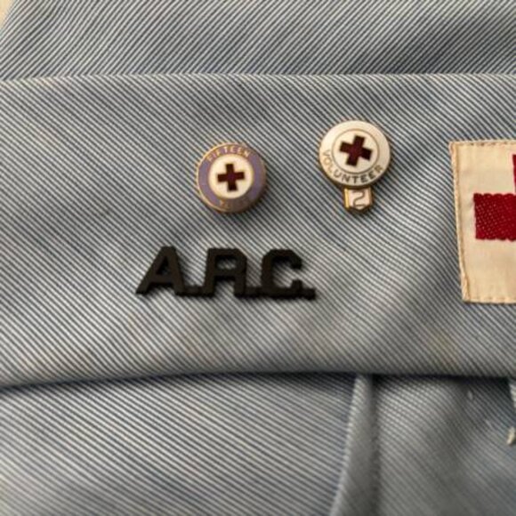 Vintage Original American Red Cross Volunteer Nurse\'s Cap with Service Pins main image 6